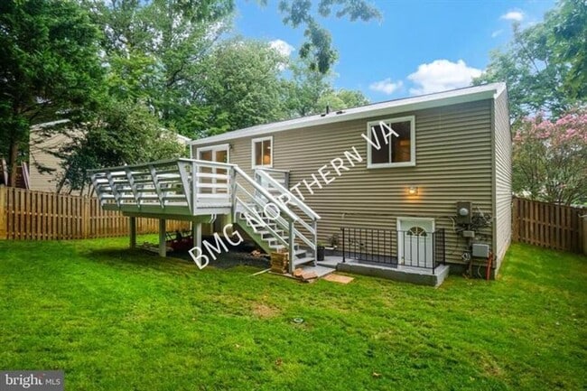 Building Photo - 8461 Yellow Leaf Ct