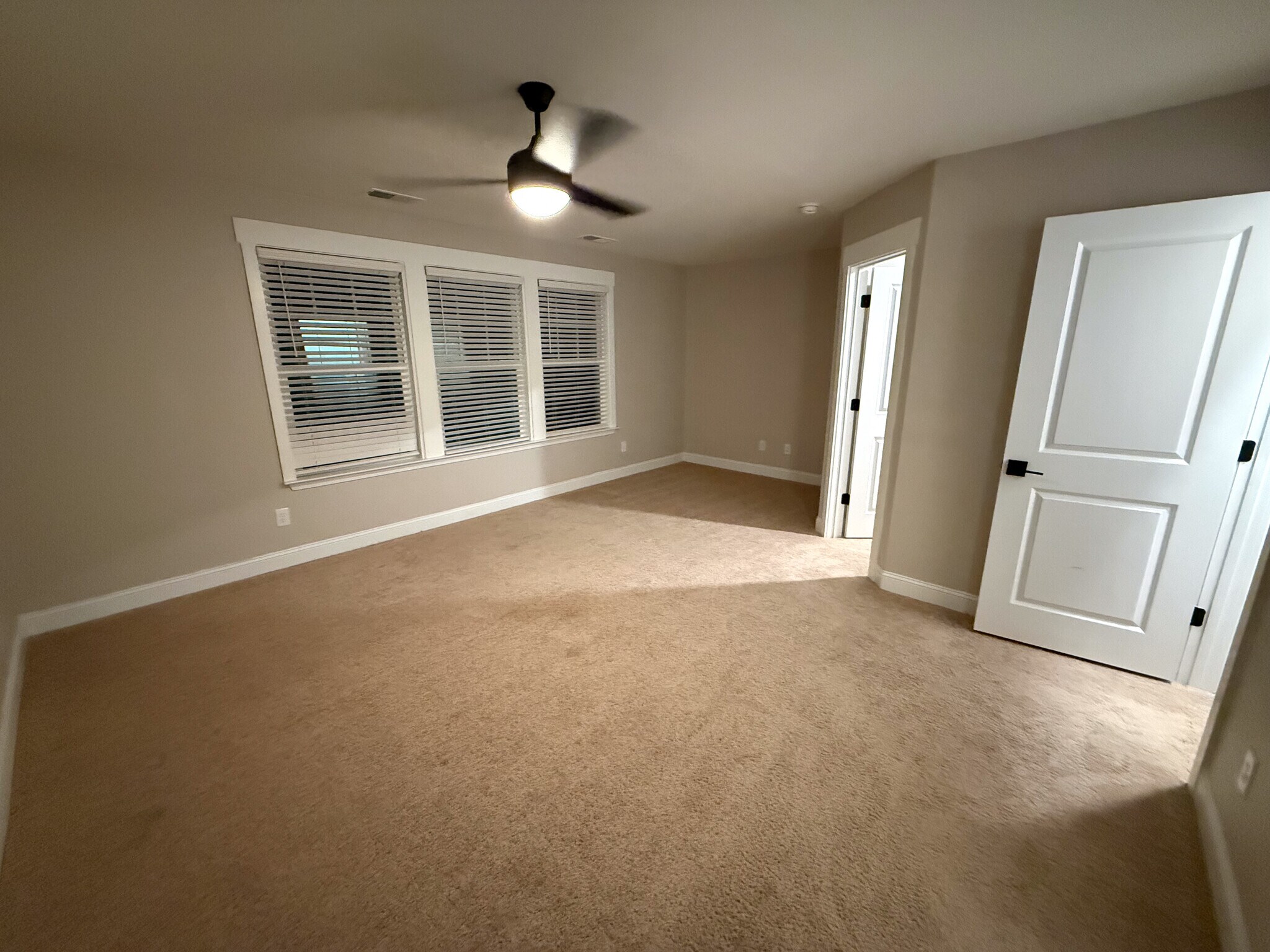 Building Photo - 147 Hyacinth Ln