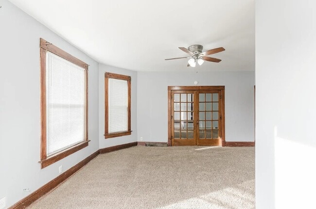 Building Photo - 901 S 1st St