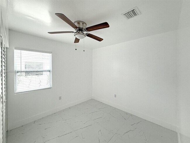 Building Photo - 1064 NW 29th Terrace