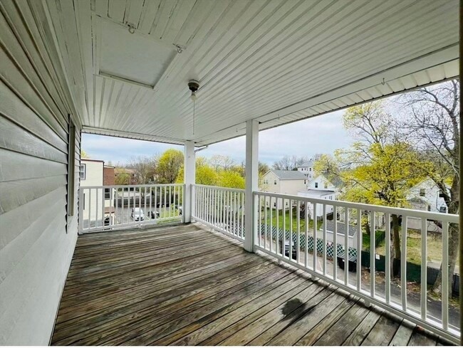 Building Photo - 539 Washington St