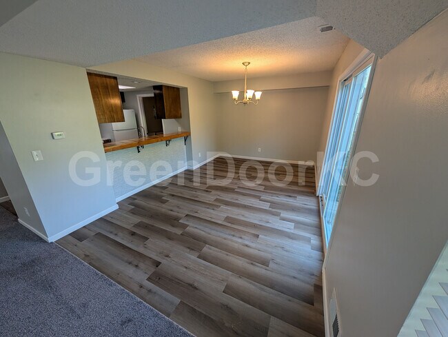Building Photo - 16520 W 141st St