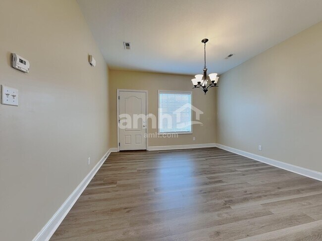 Building Photo - 7217 Deer Springs Way