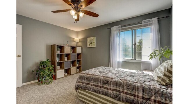 2nd bedroom - 157 Linden Ln