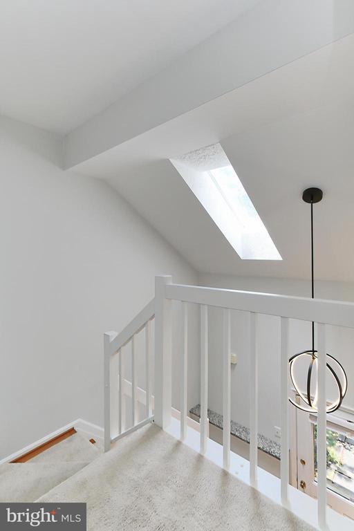 Building Photo - 4021 Lake Glen Rd