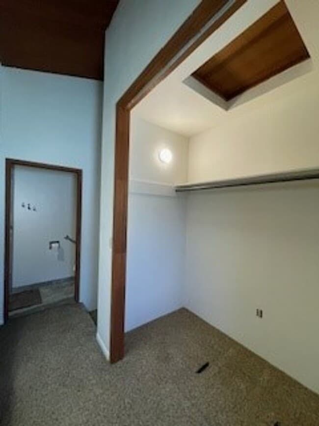 Building Photo - One of Kind 4 bedroom, 2 bath house with P...