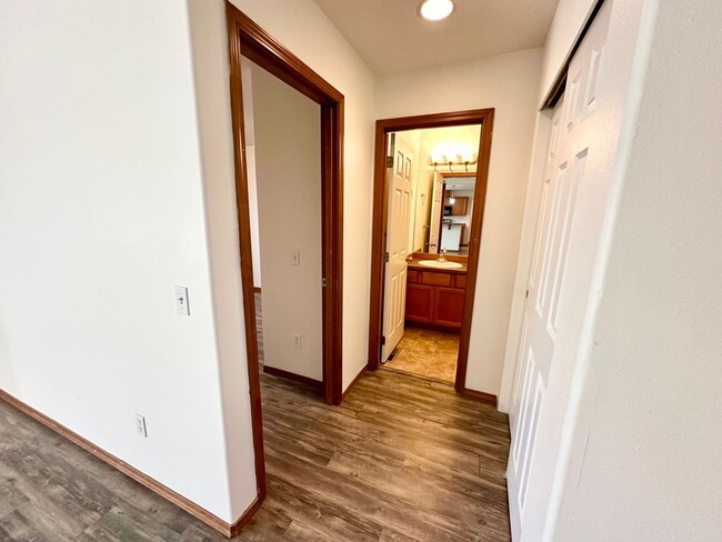 Building Photo - Charming 4-Bedroom Home with Large Fenced Yard and Modern Updates in Ellensburg