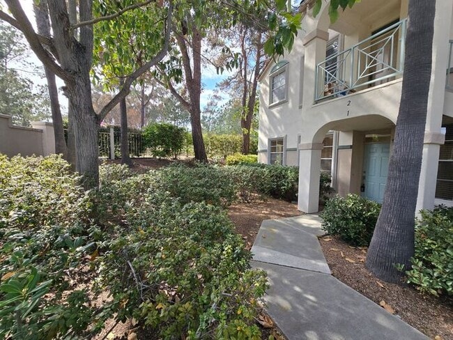 Building Photo - Private Ground-Level Condo in the Heart of Carmel Valley