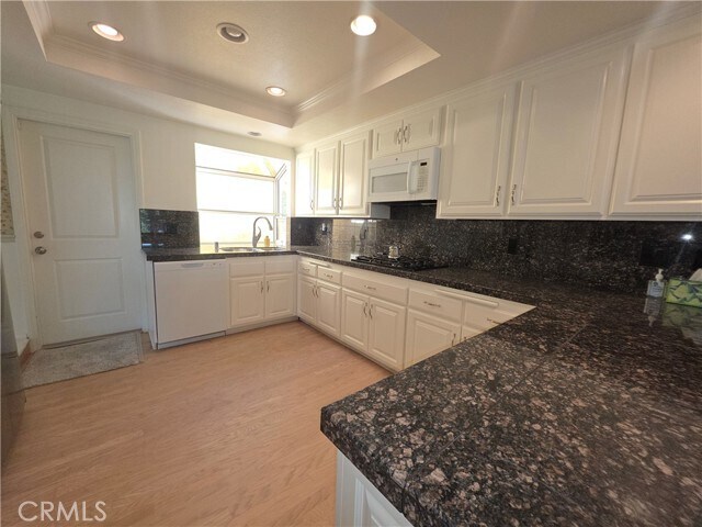 Building Photo - 1568 Ridge St