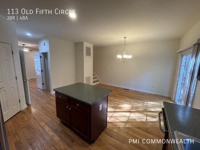 Building Photo - 113 Old Fifth Cir