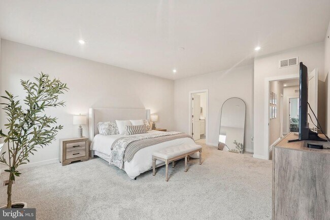 Building Photo - 4610 Olivine Dr