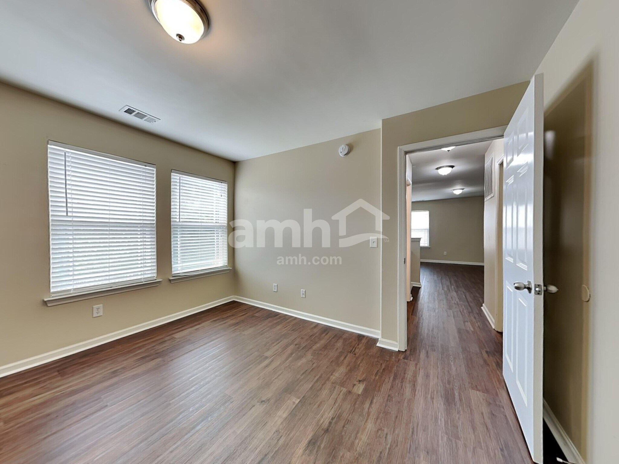 Building Photo - 153 Fox Glen Ct