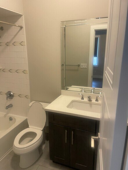 Building Photo - 0 Bartlett Ave