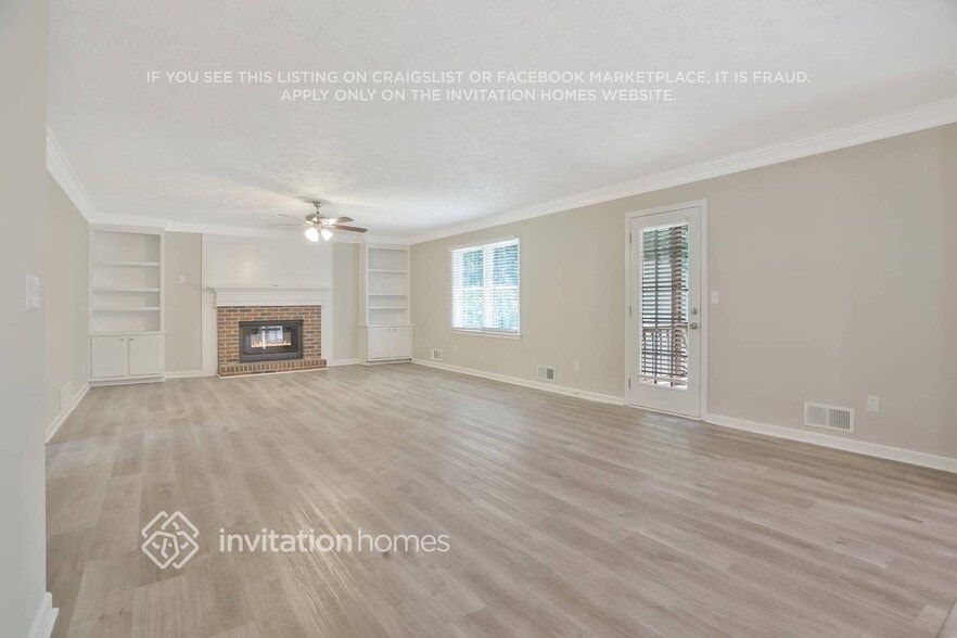 Building Photo - 994 Oak Moss Dr