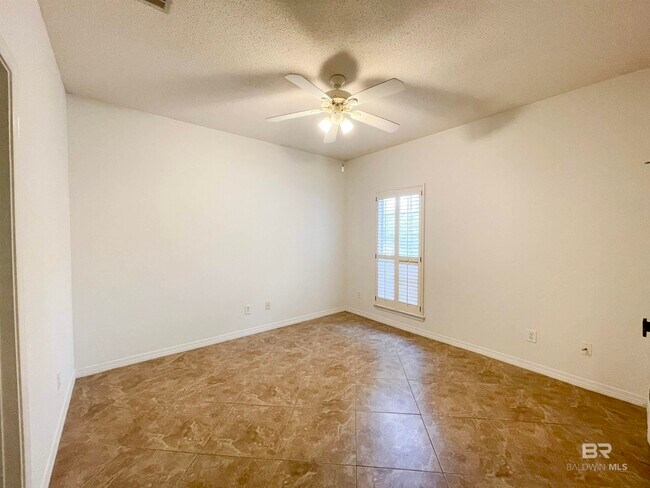 Building Photo - 30442 Middle Creek Cir