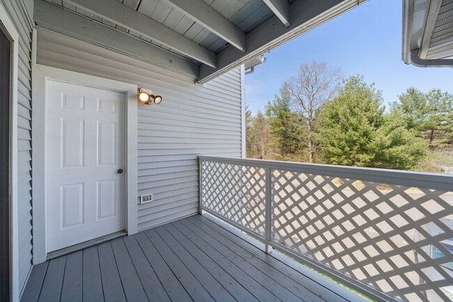 Building Photo - 600 County St