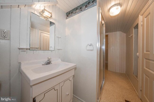 Building Photo - 211 Pennswood Rd