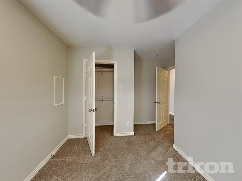 Building Photo - 185 Trout St