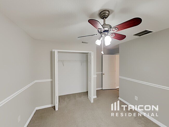 Building Photo - 3418 Thistledown Ln