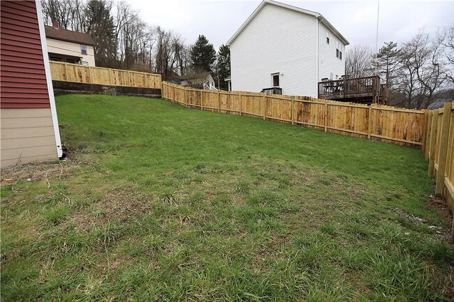 Building Photo - 305 Chestnut St