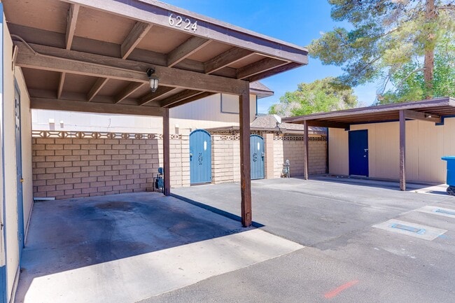 Building Photo - SPACIOUS 3BEDROOM TOWNHOUSE IN 89103 * COMING SOON *