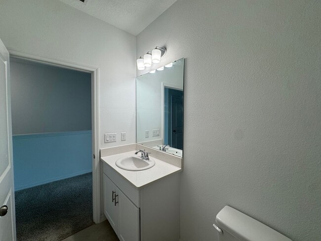 Building Photo - Fall Into Savings –Rent Reduced! Housing Choice Vouchers Accepted!