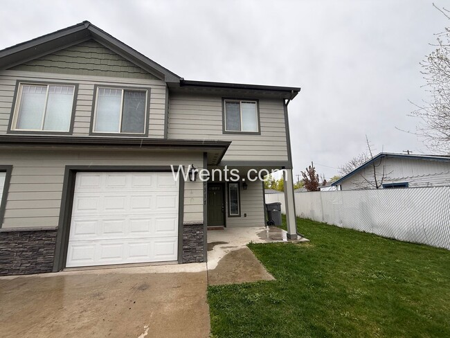 Building Photo - 10317-10319 Maxwell Ln