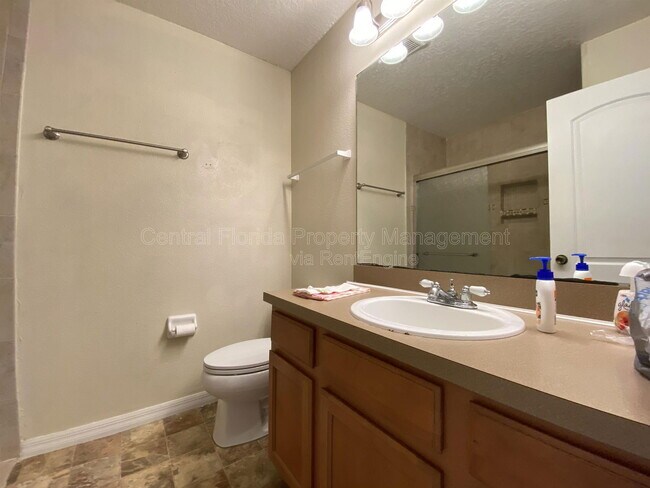 Building Photo - 4417 Waterside Pointe Cir