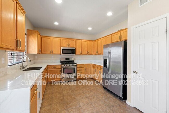 Building Photo - 29055 Emerald Cir