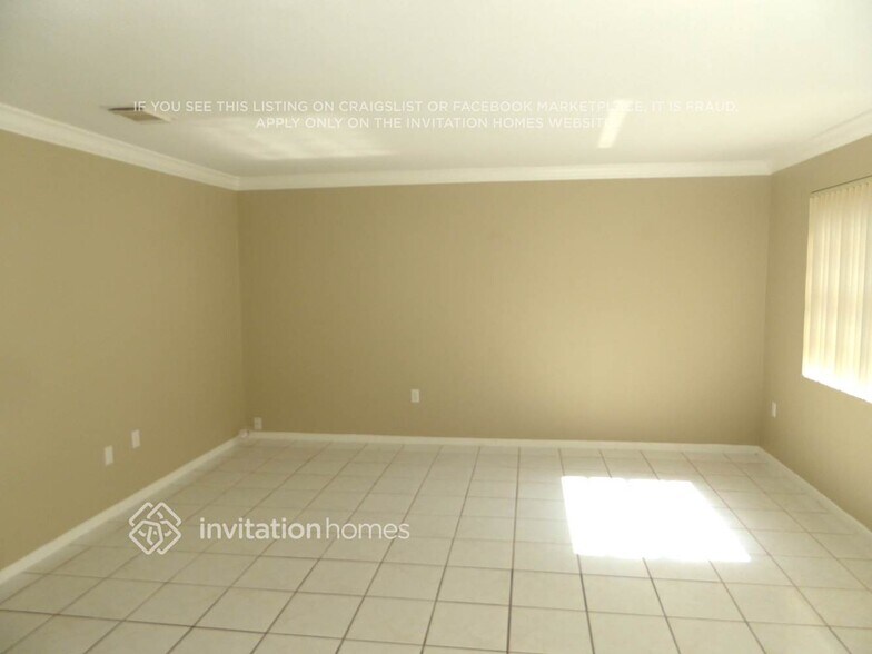 Building Photo - 13995 Langley Pl
