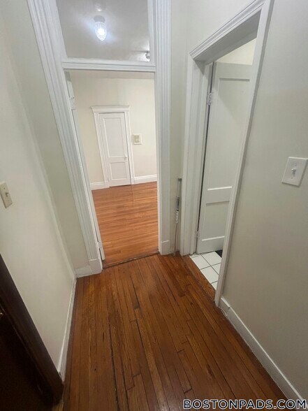 Building Photo - 103 Gordon St