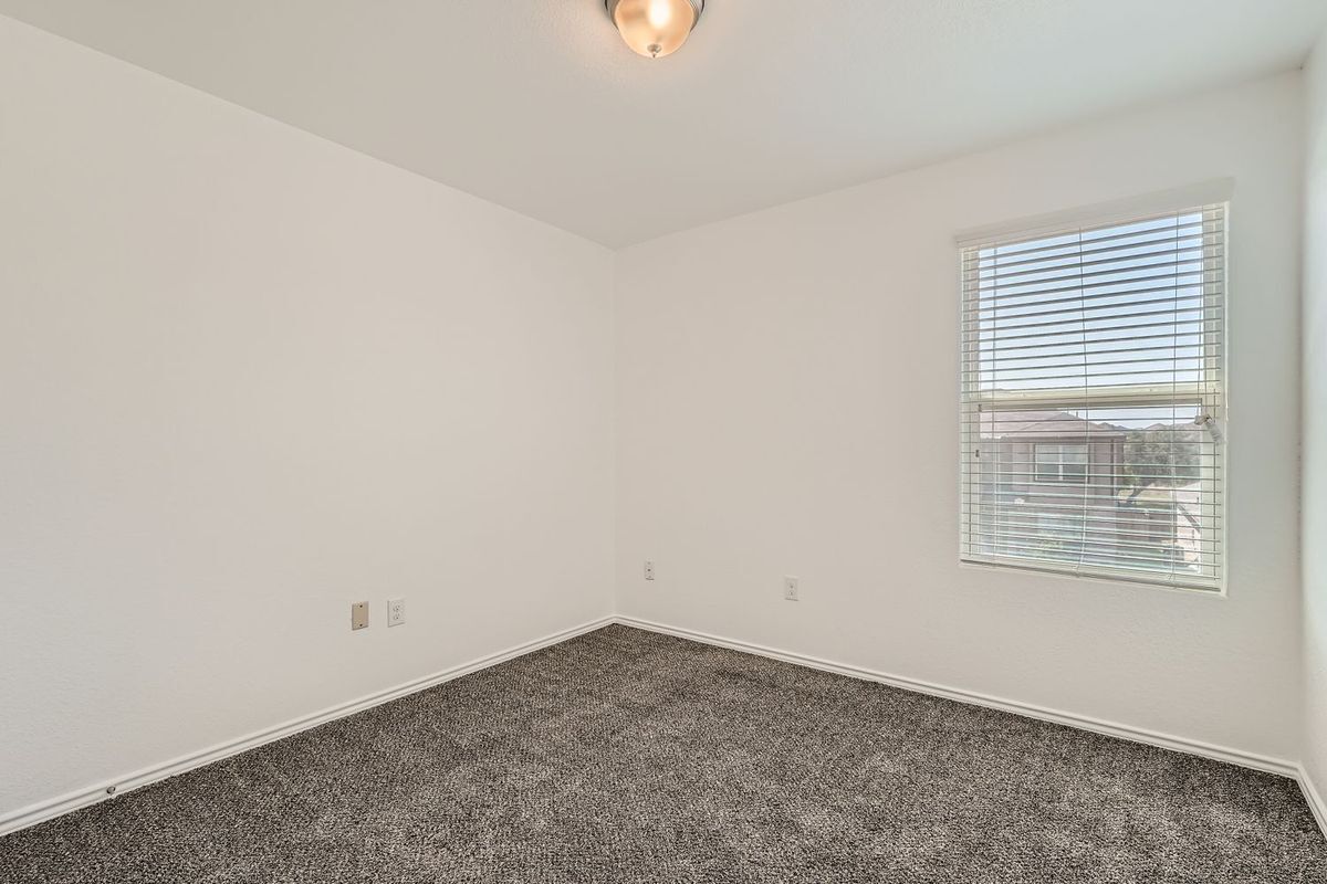 Building Photo - 15111 Pandion Dr