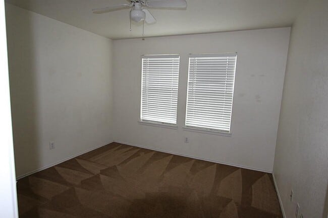 Building Photo - 5015 Fox Mill Ln
