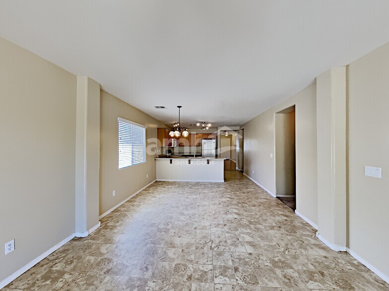 Building Photo - 22570 W Mohave St