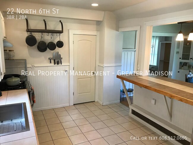 Building Photo - Updated 3 bedroom plus Den house near East...