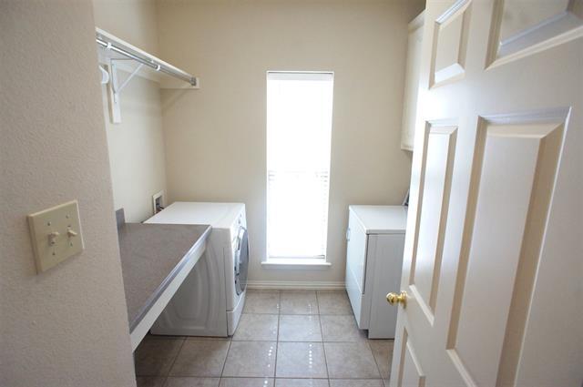 Building Photo - 6358 Llano Ave