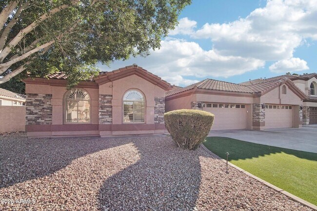 Building Photo - 6991 W Firebird Dr