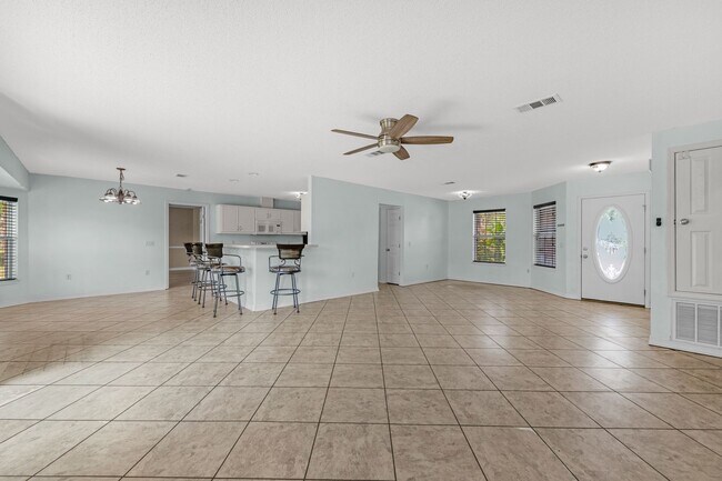 Primary Photo - Spacious 3/2 w/Electricity Included Availa...