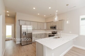 Building Photo - 590 Strong Ave