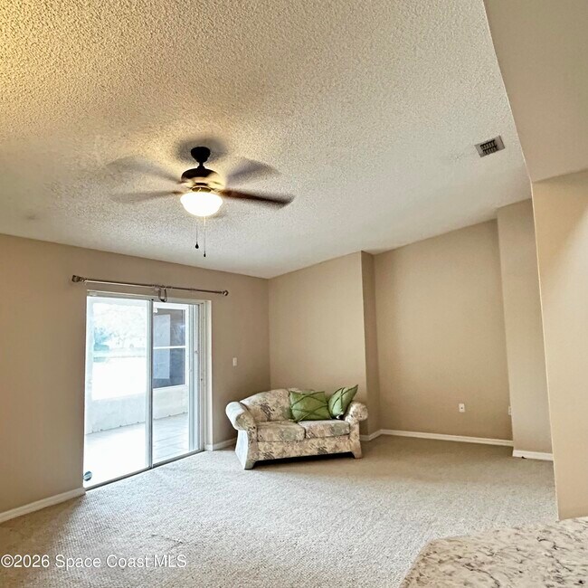 Building Photo - 3865 La Flor Dr