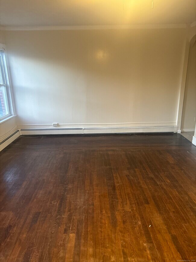 Building Photo - 32 Wolcott St