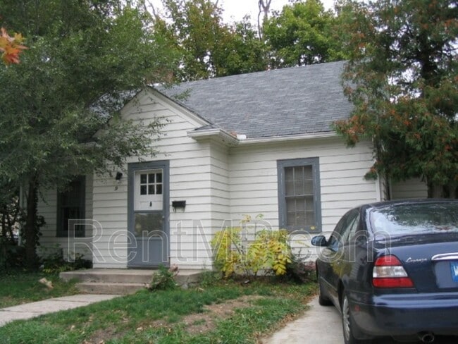 Building Photo - 909 Douglas St