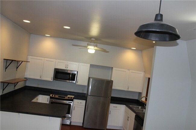 Building Photo - 480 Lansingville Rd