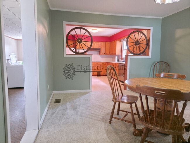 Building Photo - Attention Front Porch Sittin' Lovers- 2 bed 1 bath house in the country in Hazel