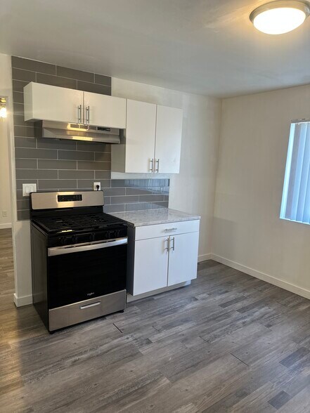 Building Photo - 1001 N Gay St