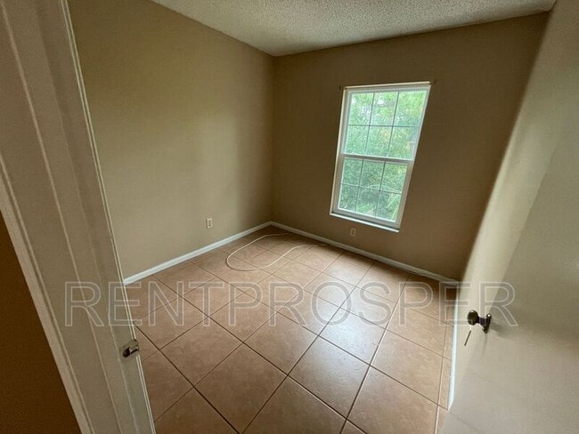 Building Photo - 4435 Brook Hollow Cir