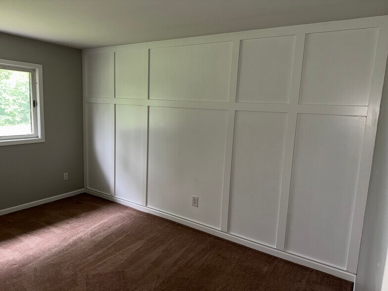 Building Photo - 2777 Davison Ave
