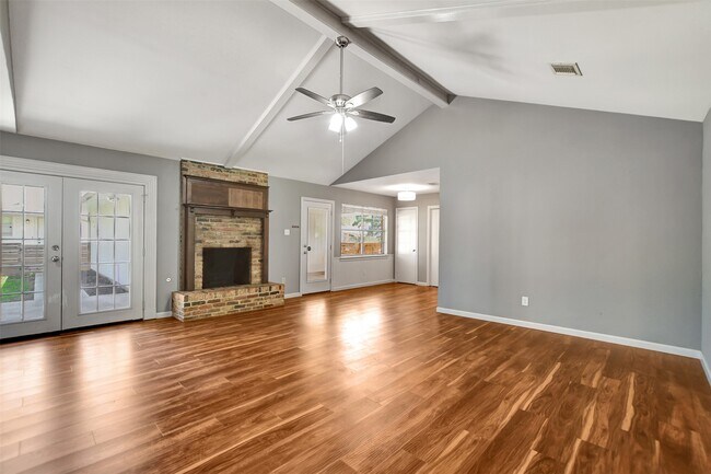 Building Photo - 25802 Maplewood Dr
