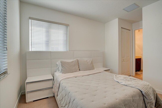 Building Photo - 1451 Pioneer Way