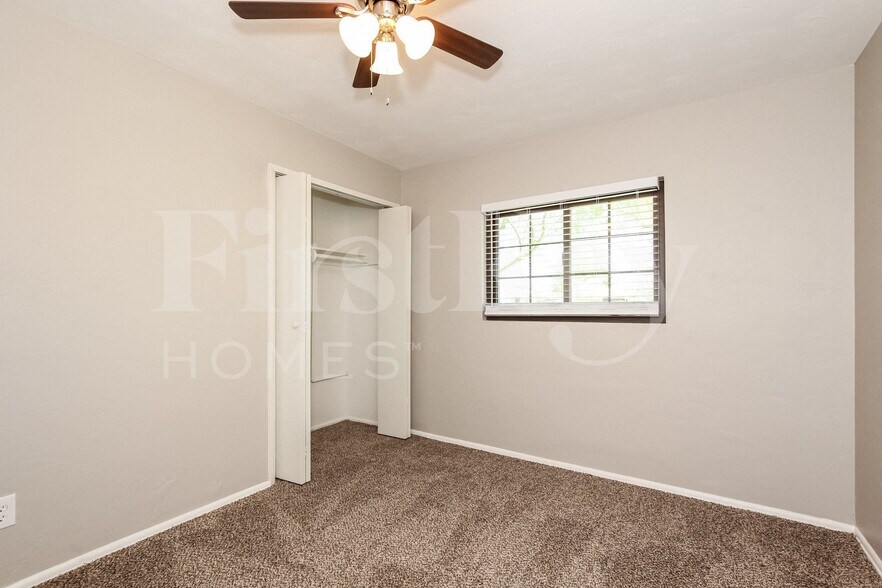 Building Photo - 2311 W Maryland Ave